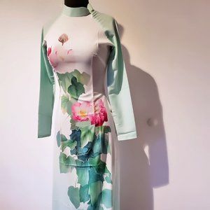 Traditional Vietnamese Ao Dai/Dress